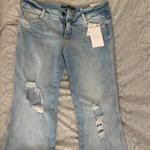 New with tags ZARA Stretch Jean shredded blue